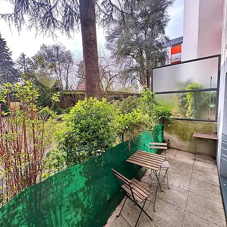 Bright With Terrace In * Nantes